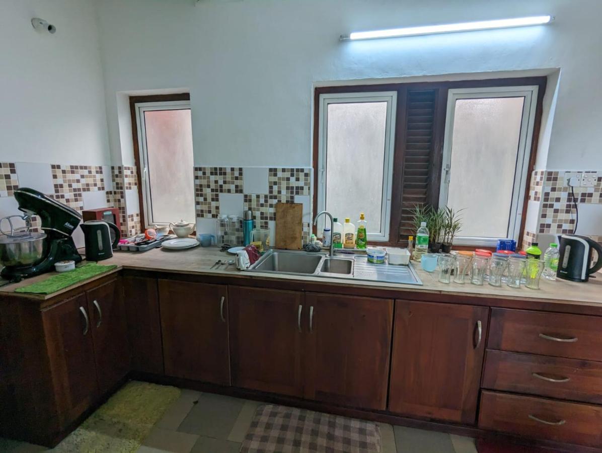 Shiranthi Guest House Раджагирия Екстериор снимка